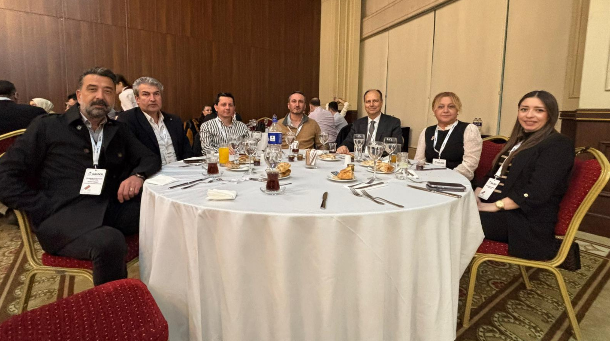 galderin-iftar-daveti-sektoru-bir-araya-getirdi-3687.png (1995×1116)